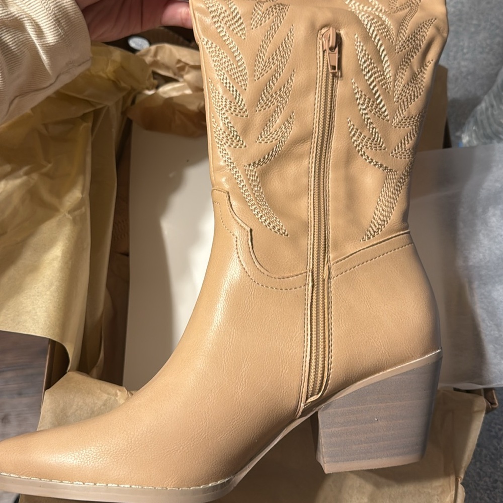 Women's Cowboy Boots - Western Style